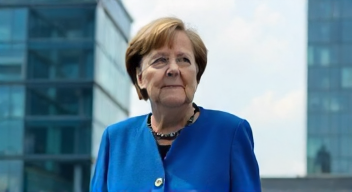 Politische Einflüsse auf die Wirtschaft (9/10)